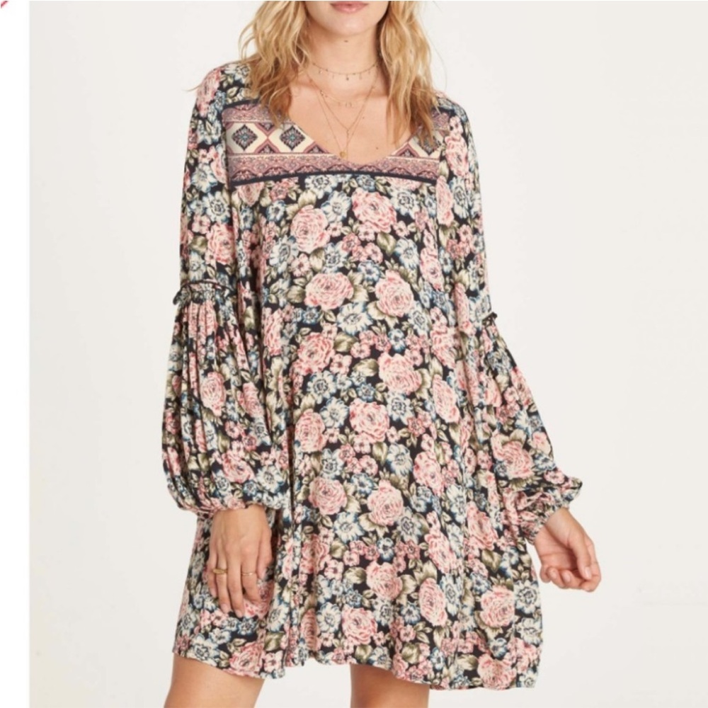 Billabong Floral Boho Long Sleeve V Neck Size Small/Medium Beach Sundress
